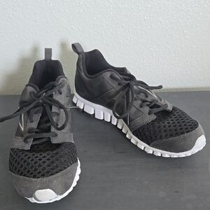 Reebok Realflex Black Sneakers Size 8